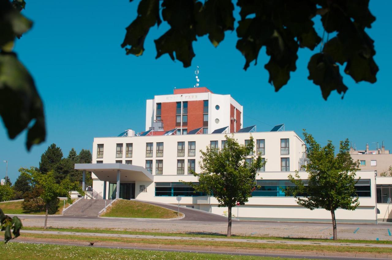Hotel Park Superior 3* Čakovec Exteriör bild